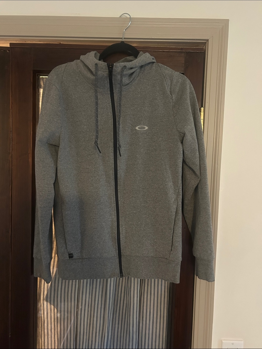 Oakley Men's Gray Full-Zip Hoodie with Hood